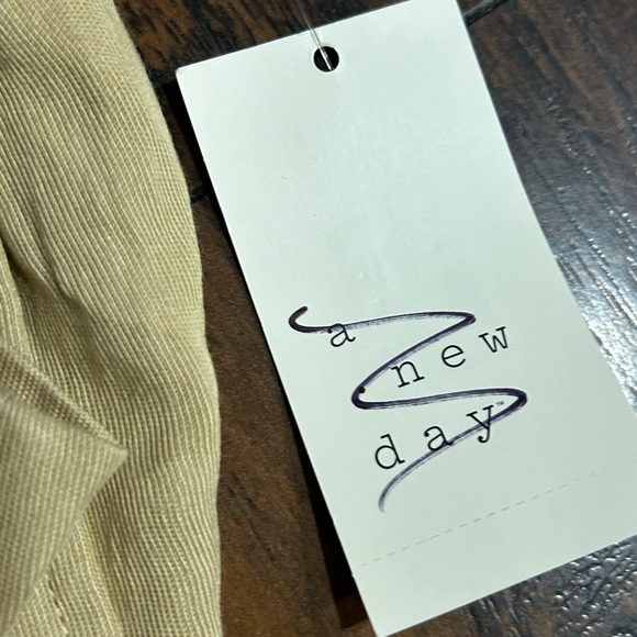 a new day women’s Khaki tan pants size 2 nwt - Picture 4 of 6